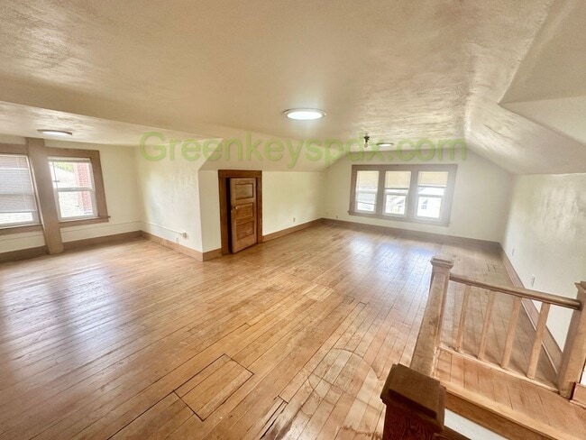 Building Photo - Gorgeous Top Level of Huge Craftsman House!