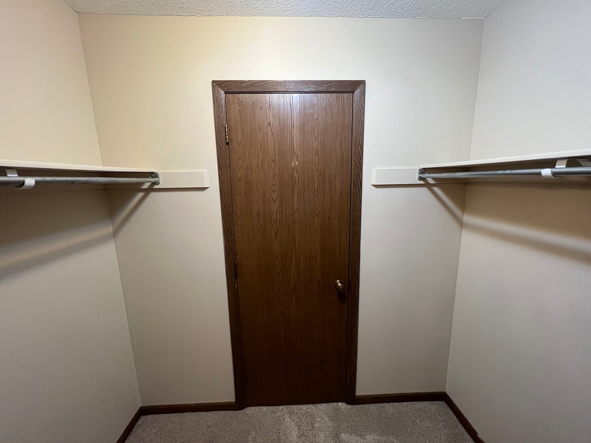 Building Photo - 2120 Valleyhigh Dr NW