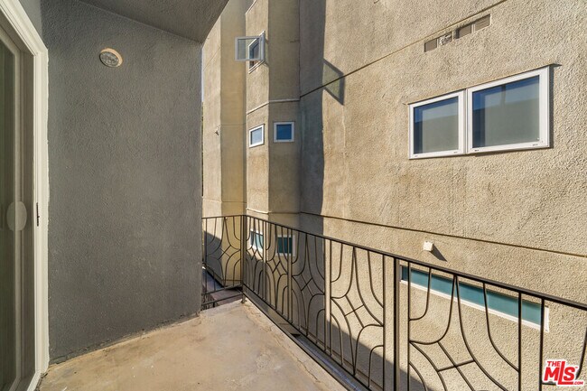 Building Photo - 612 Huntley Dr
