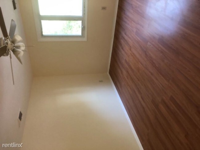 Building Photo - 2 br, 1 bath Condo - 58 Towne House Rd