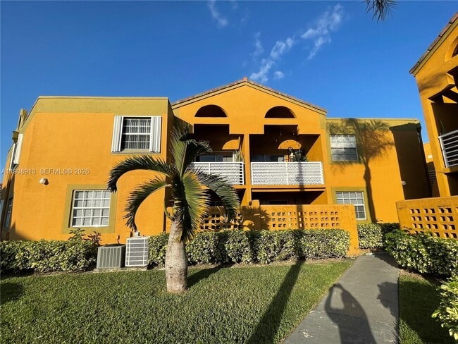 Building Photo - 9711 Fontainebleau Blvd