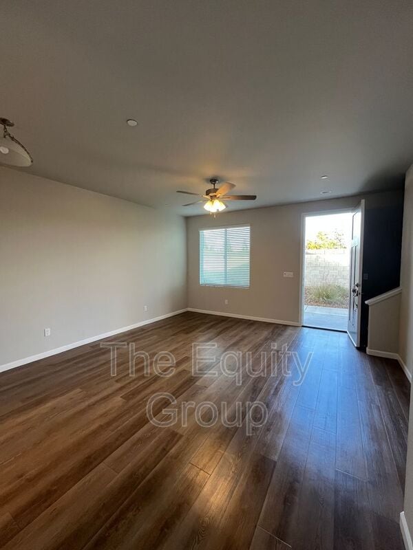 Building Photo - 405 S Summit St