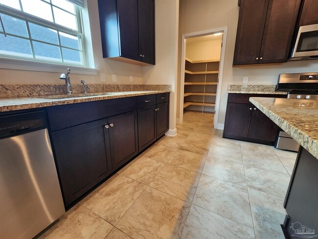 Building Photo - 6061 Twenty One Oaks Dr