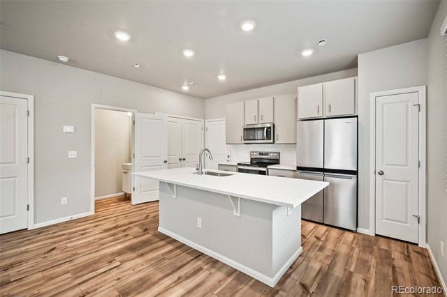 Building Photo - 9264 Lytle Grv