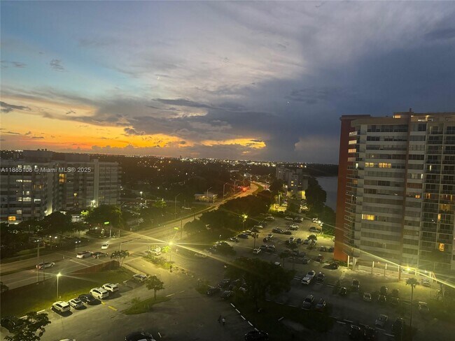 Building Photo - 1351 NE Miami Gardens Dr