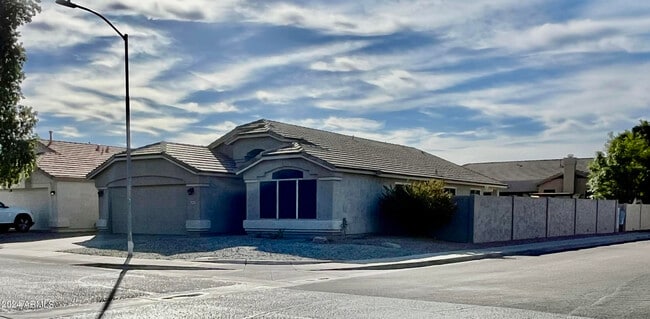 Building Photo - 6471 W Adobe Dr