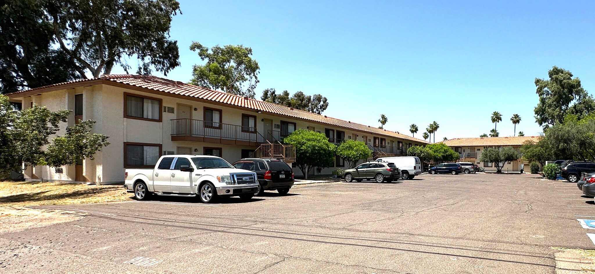 Mountain View Apts - 9860 E Broadway Rd