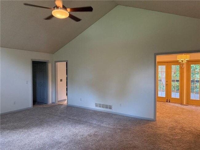 Building Photo - 412 Hickory Walk