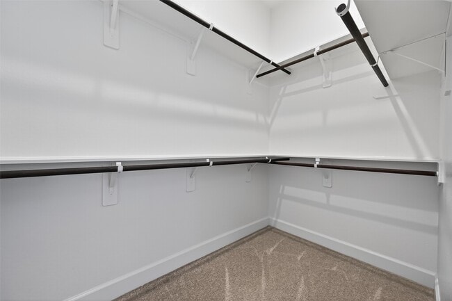 Building Photo - 15330 Legacy Pk Wy