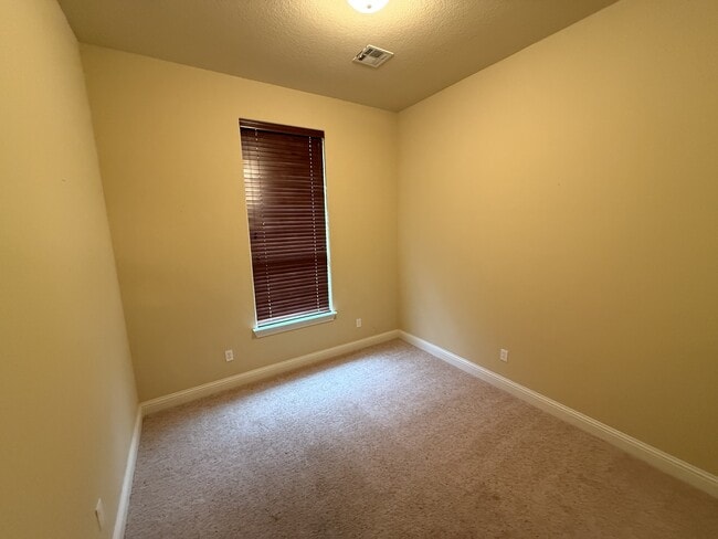 Building Photo - 1318 Emily Ln
