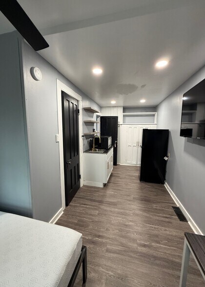 Building Photo - 1211 Madison St