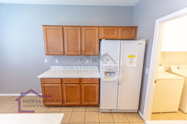 Building Photo - 6427 S 71st Dr