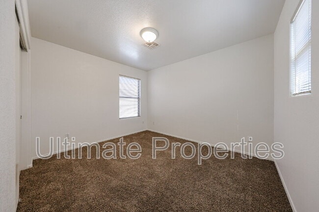 Building Photo - 18528 W Douglas Way