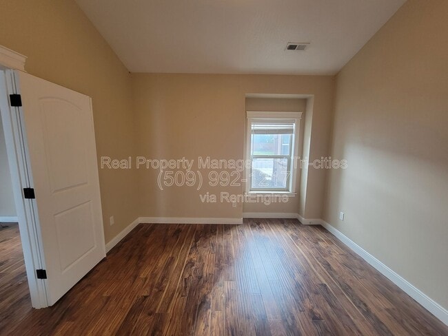 Building Photo - 2348 W 49th Ave