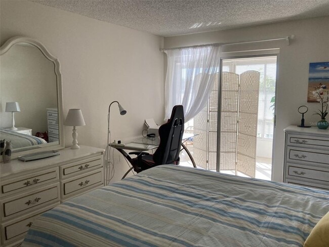 Building Photo - 304 47th Ave Dr W