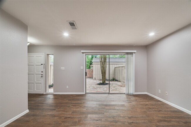 Building Photo - 2425 W Settler's Way