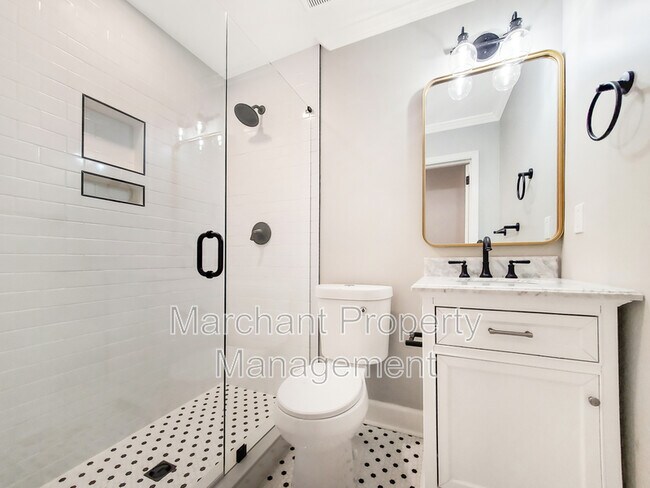 Building Photo - 103 Robin Hood Rd