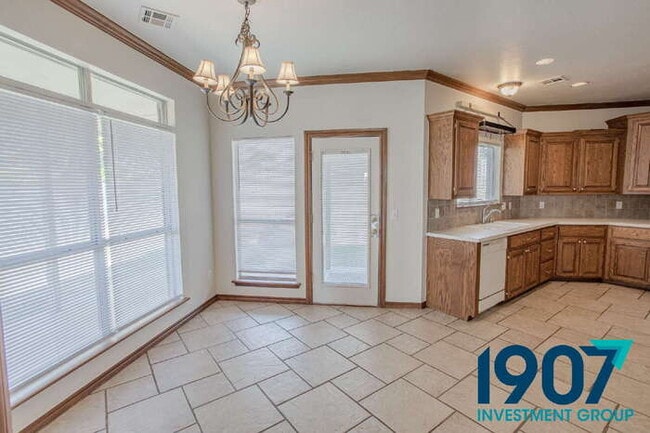 Building Photo - Elegant and Spacious 3-Bedroom Home in Edm...
