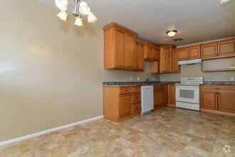 Building Photo - Beautiful duplex for rent with carport