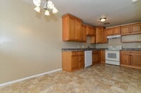 Building Photo - Beautiful duplex for rent with carport
