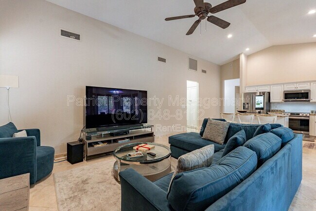 Building Photo - 9910 E Sutton Dr