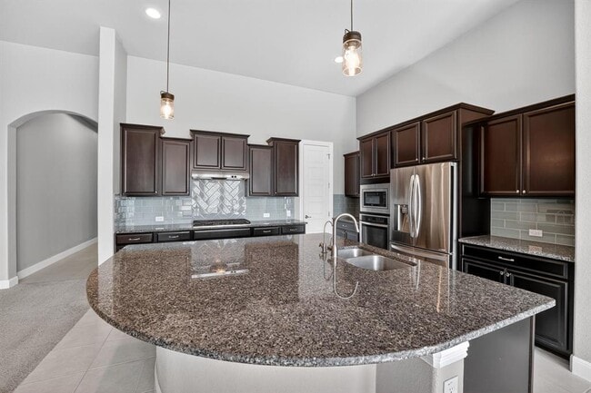 Building Photo - 21413 Hines Ln