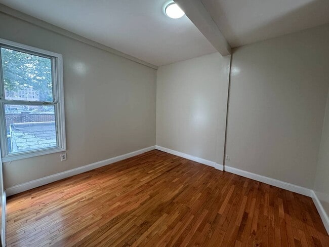 Building Photo - 1451 Rosedale Ave