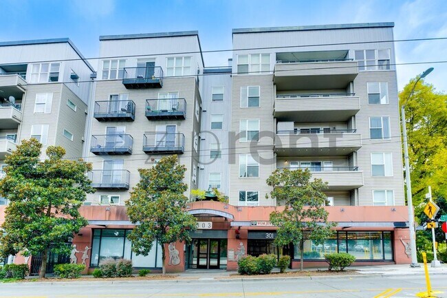 Building Photo - 303 23rd Ave S