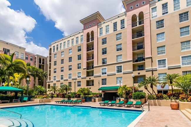 Building Photo - 520 SE 5 Ave