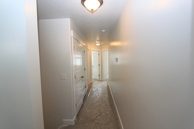 Building Photo - AVAILABLE NOW ~ Lehi Exchange Townhouse