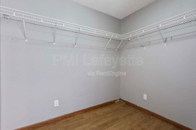 Building Photo - 60 Vicksburg Ln