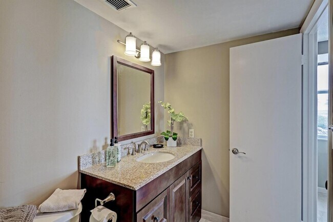 Building Photo - 1820 New Palm Way