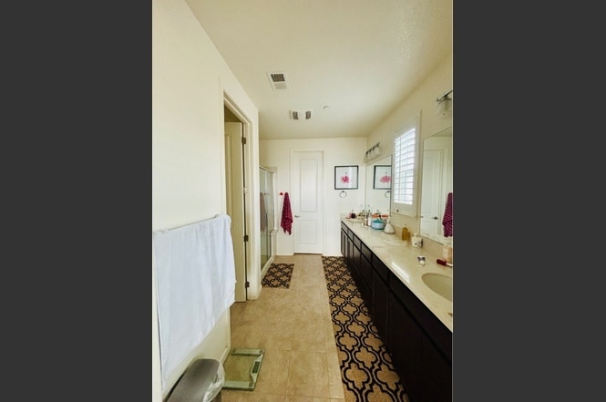 Building Photo - 2321 Central Pky