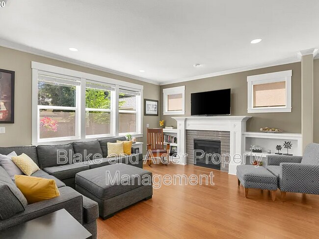 Building Photo - 3938 NE 66th Ave