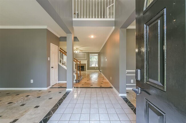 Building Photo - 2509 S Mission Cir