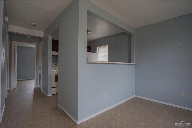 Building Photo - 10 Carlotta St