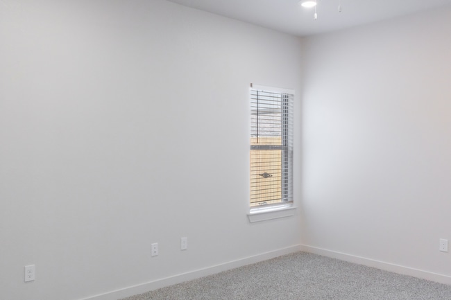 Building Photo - 4006 Trenton Ave