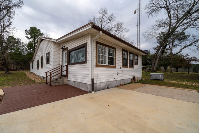 Building Photo - 1284 Buchanan Rd