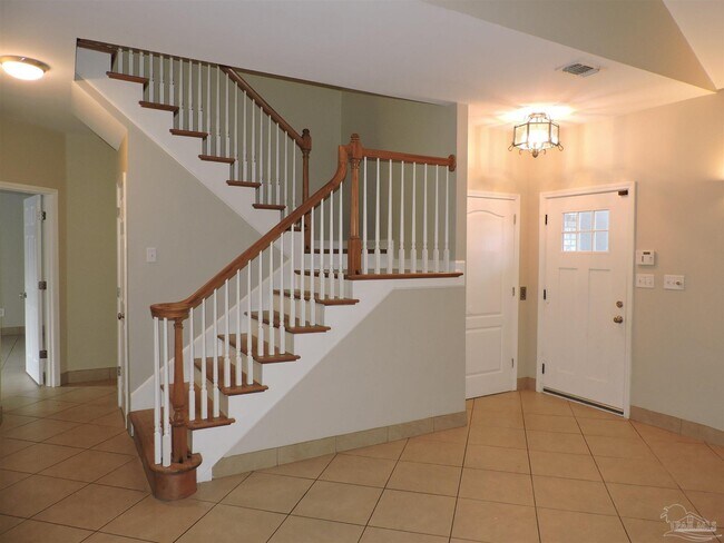 Building Photo - 6423 Lake Charlene Ln