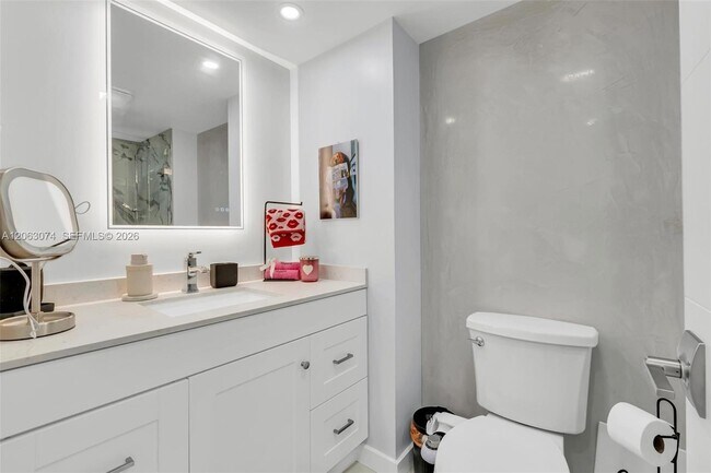 Building Photo - 18071 Biscayne Blvd