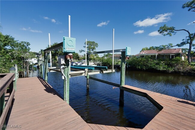 Building Photo - 27091 Flamingo Dr