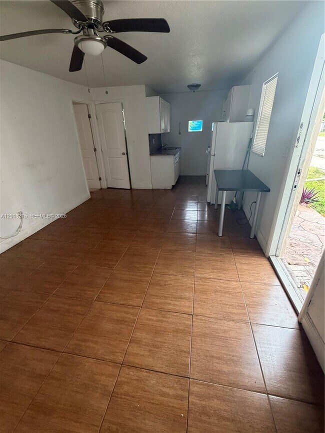Building Photo - 410 N 58th Ave