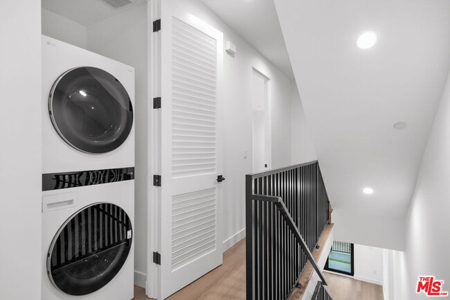 Building Photo - 1649 Selby Ave