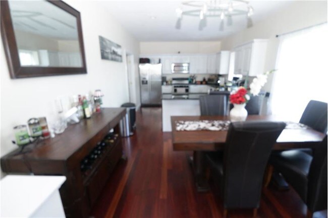 Building Photo - 143 Grovers Ave