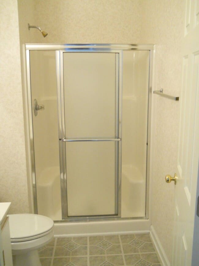 Building Photo - SPECIAL!  Fully Furnished 2 Bedroom Condo in River Oaks; 1/2 off rent second month