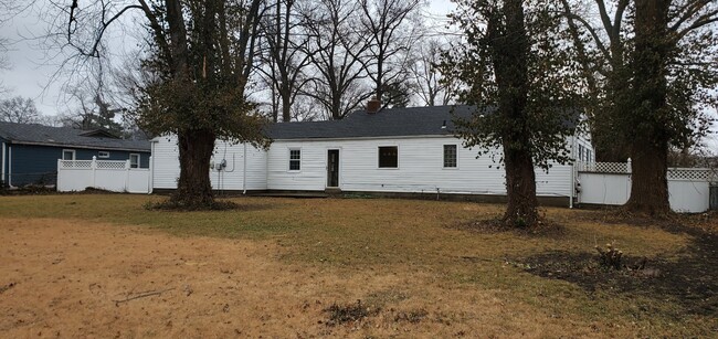 Building Photo - 545 Ford Dr