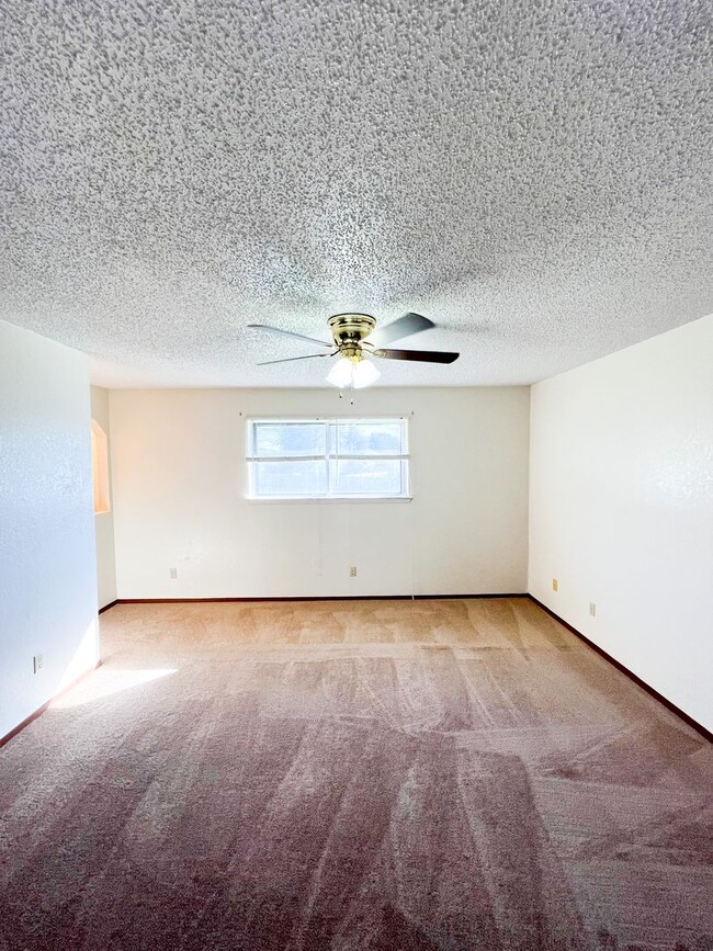 Building Photo - Available NOW!!!! Gorgeous 1 story, 3 bedroom, 2 bath, 2 car garage home with garage door opener....