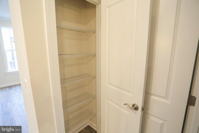 Building Photo - 45132 Kincora Dr