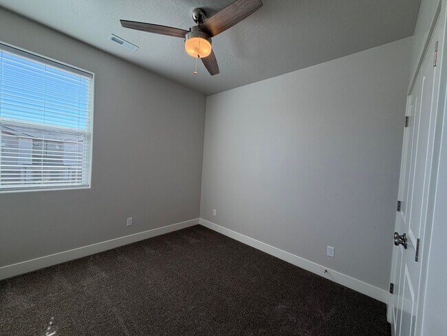 Building Photo - BRAND NEW TOWNHOME FOR RENT!