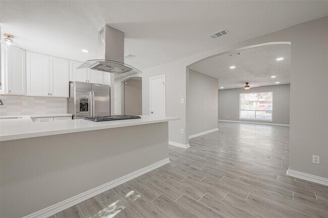 Building Photo - 6 N Waxberry Rd